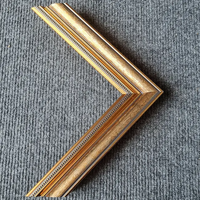 пластиковый багет K045-1182