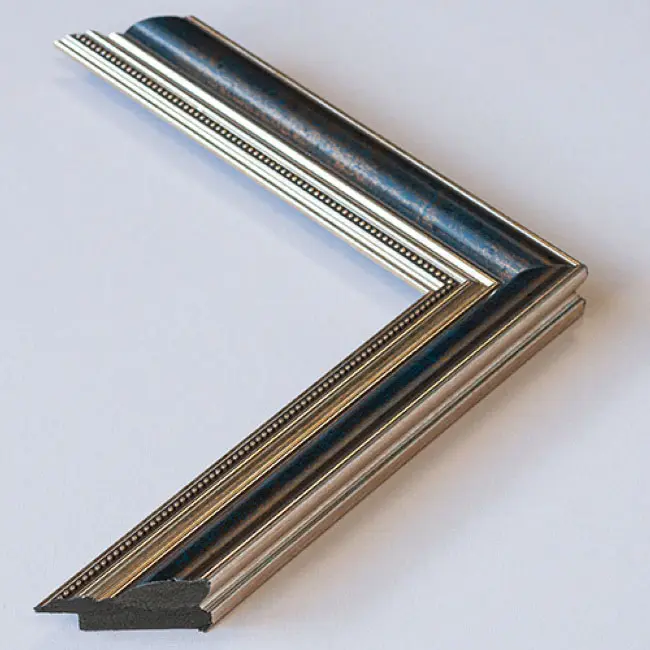 пластиковый багет R045-1058