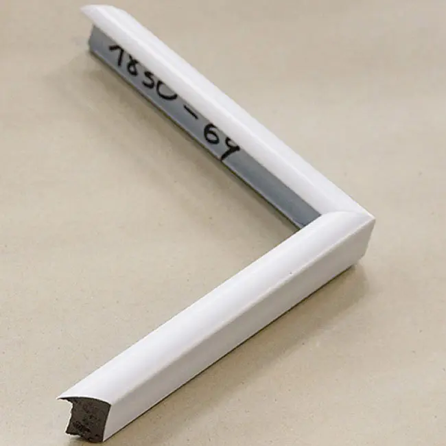 пластиковый багет 1830-64