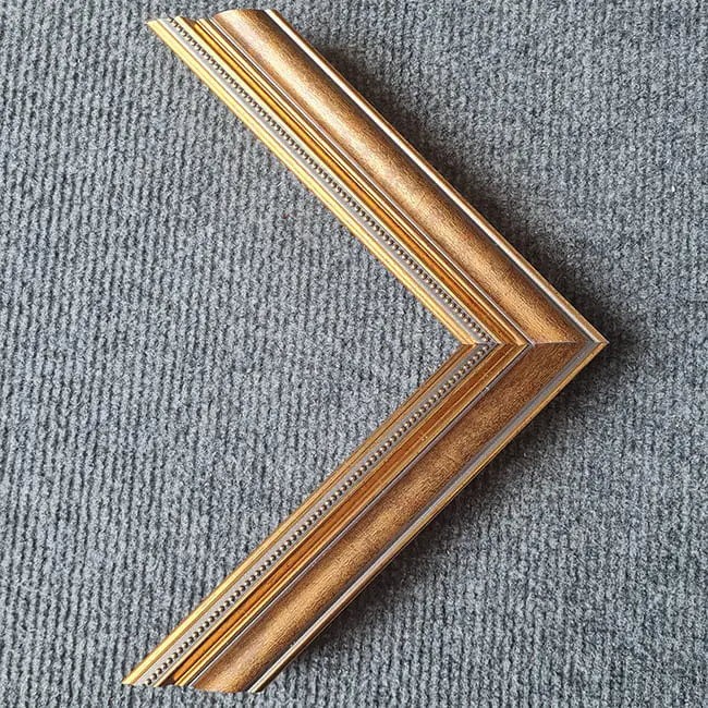 пластиковый багет K045-1084