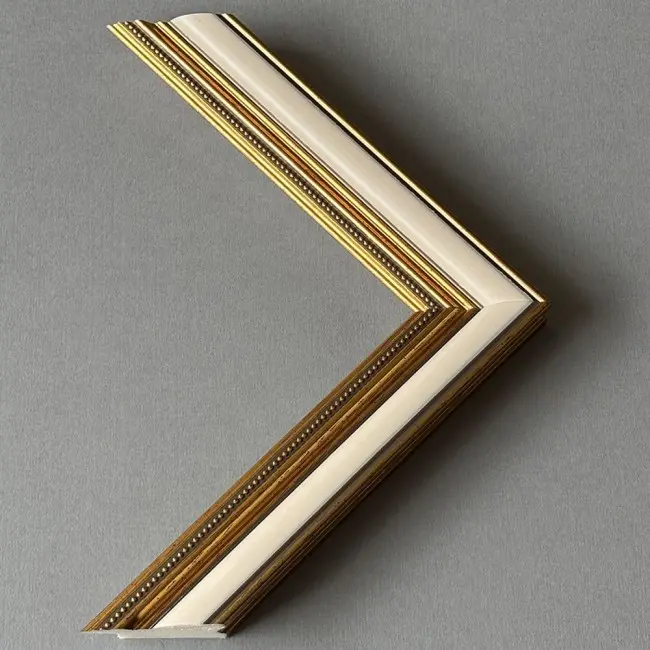 пластиковый багет K045-8S26-4m