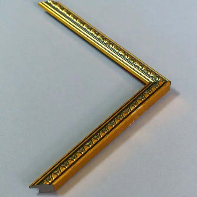 пластиковый багет K135-1-159