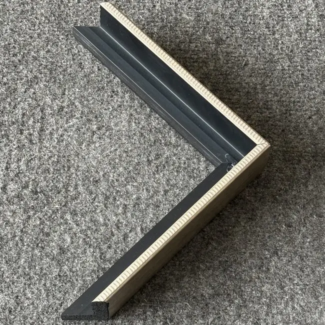 пластиковый багет P7802-D-21S