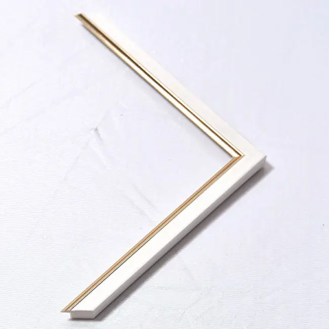 пластиковый багет R137-283