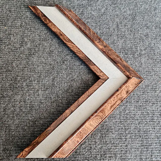 пластиковый багет R4921-244