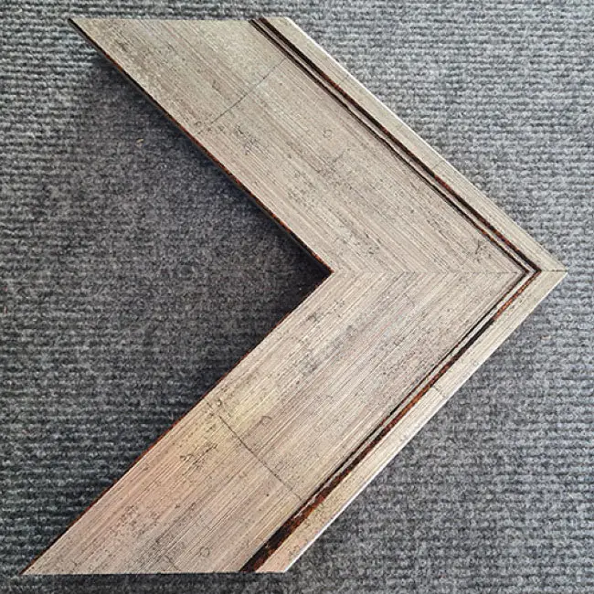 пластиковый багет R7023-j071